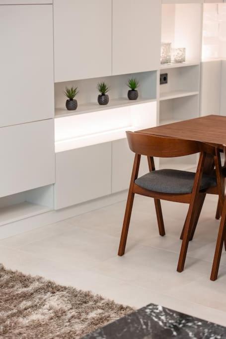 Henry's Appt With A Private 414 - Shared Kitchen Appartamento